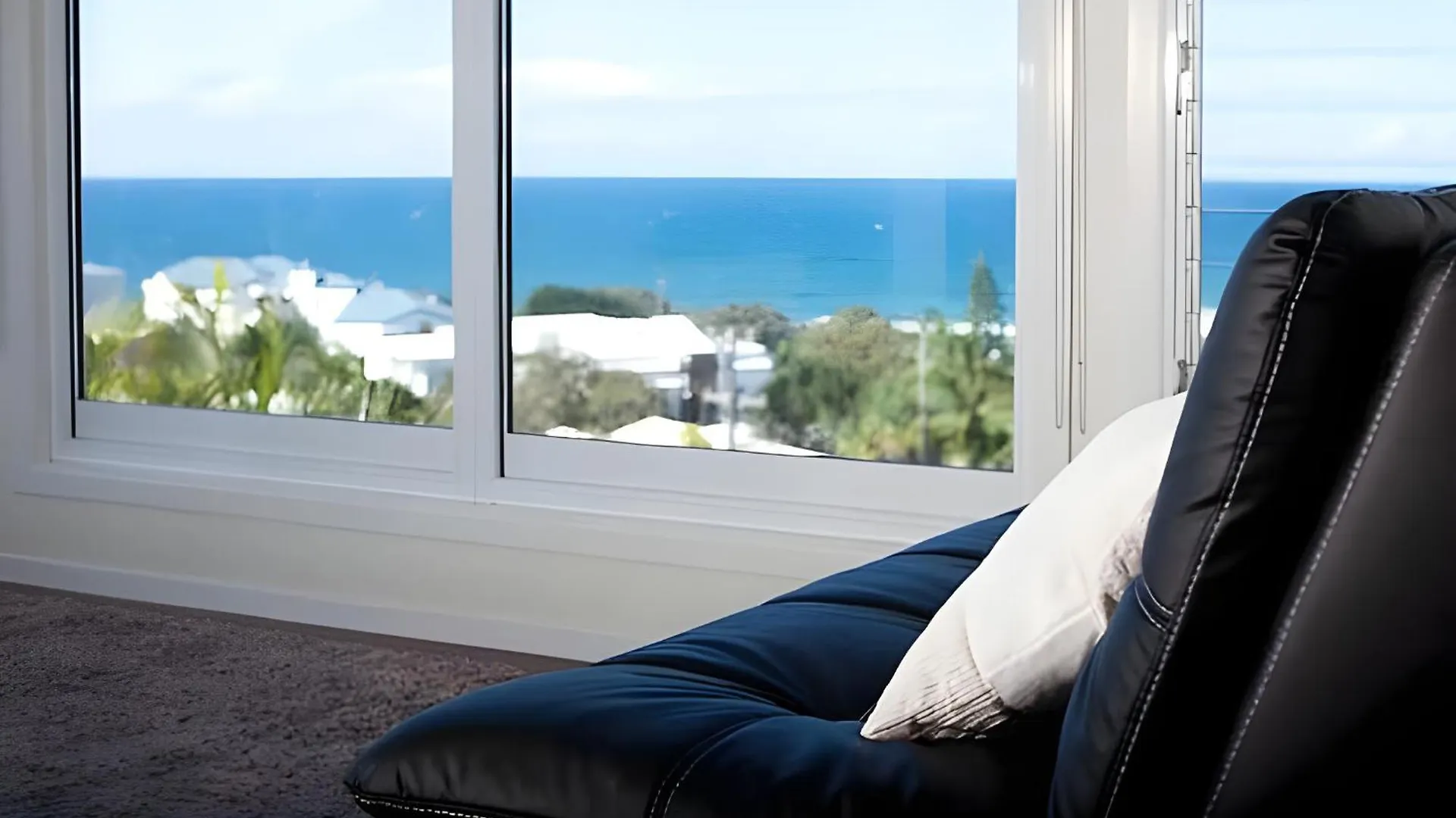 Holiday home Whale Lookout - Fantastic Ocean Views Villa Yaroomba