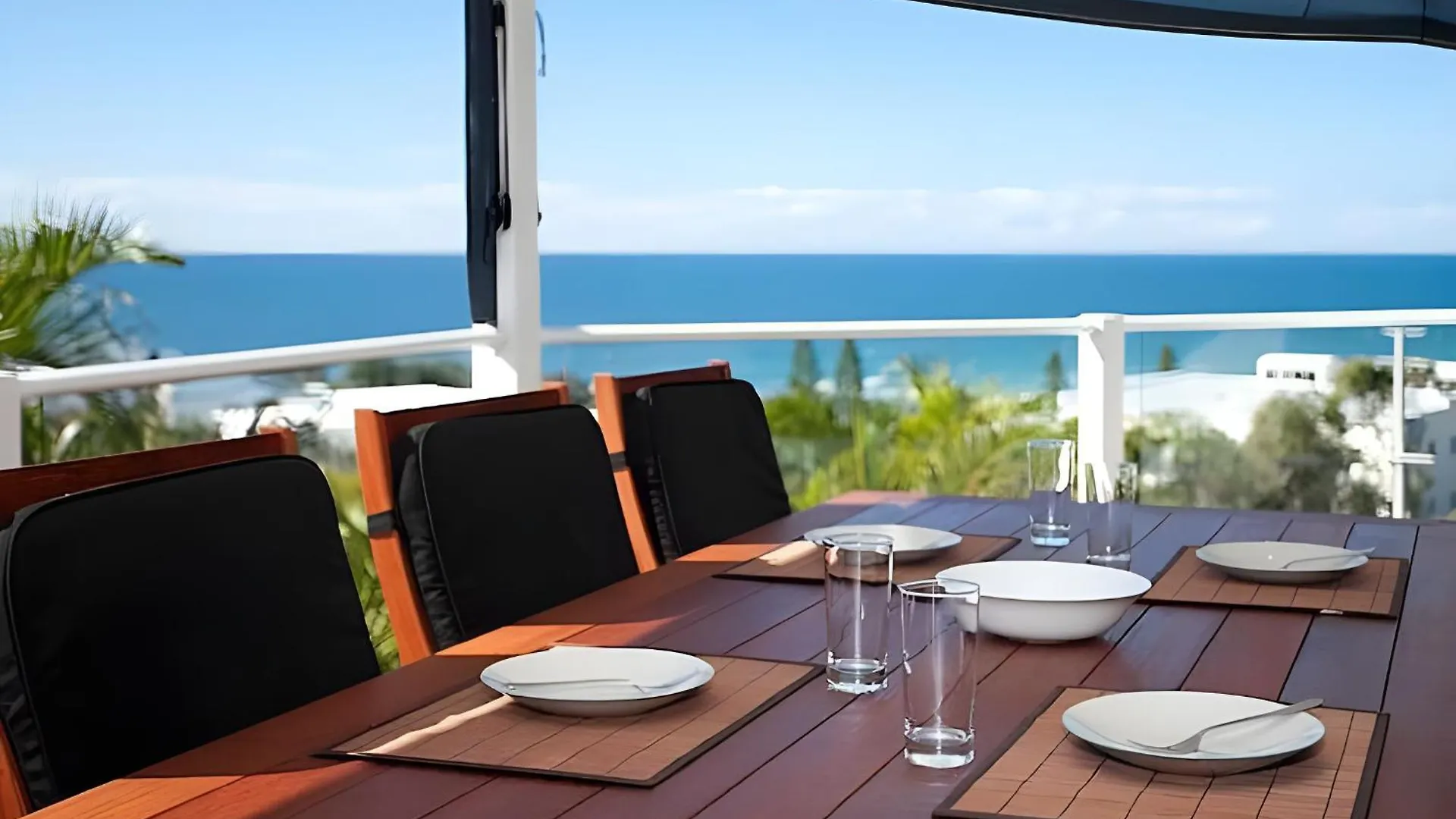 Holiday home Whale Lookout - Fantastic Ocean Views Villa Yaroomba Australia