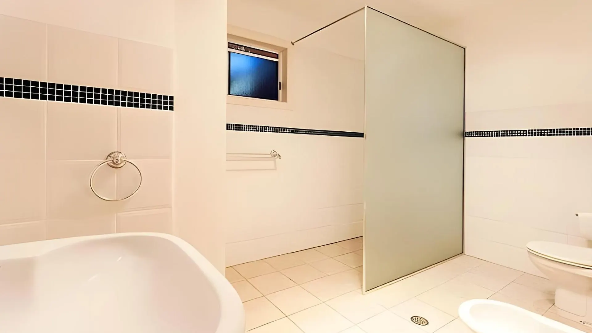 Whale Lookout - Fantastic Ocean Views Villa Yaroomba